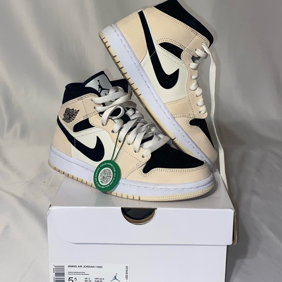 NIKE Air Jordan 1 MID Sneakers - Picture 5 of 12